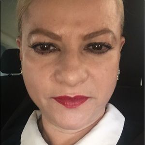 Meet your Posher, Delia